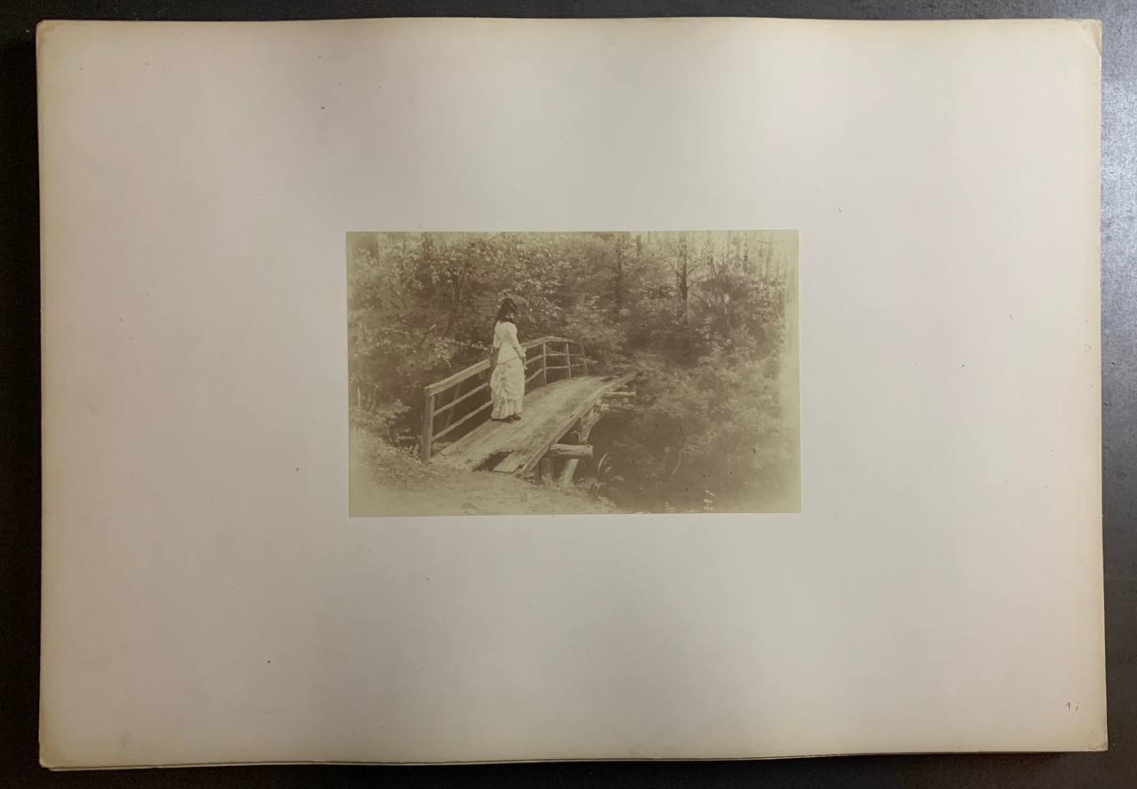 На містку в парку, Альбом фотографій з картин І. Ю. Репін, 1891